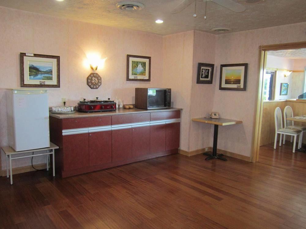 Travelodge By Wyndham 2* Grand Falls